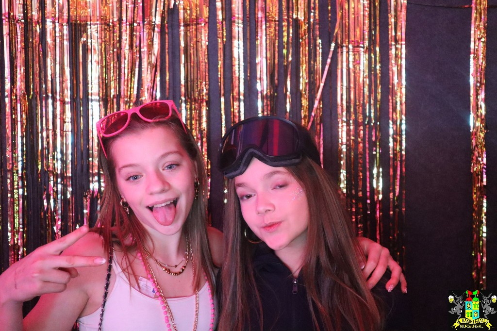 ../Images/Jeugd Opwarmbal Photobooth 252.jpg